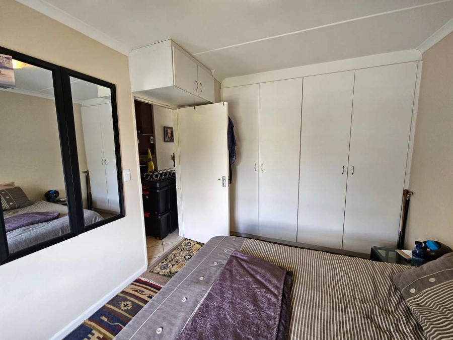 2 Bedroom Property for Sale in Buhrein Western Cape